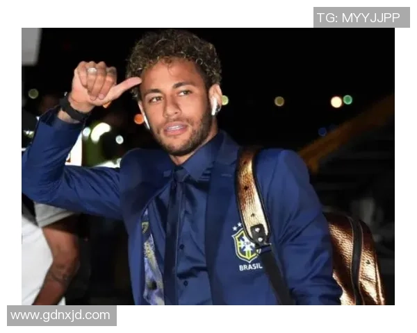 足球明星羊毛卷男发潮流解析与造型技巧分享